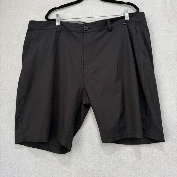 Travis Mathew Shorts Mens 40 Black Chino Solid Polyester Spandex Golf Casual - Picture 1 of 10